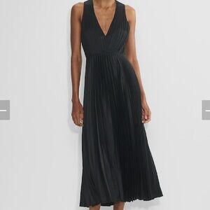 TEN by Babaton Rio Black Pleated Dress